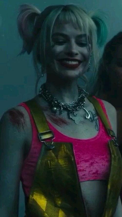 哈莉奎茵人物背景,哈莉奎茵的传奇人生与超能力冒险